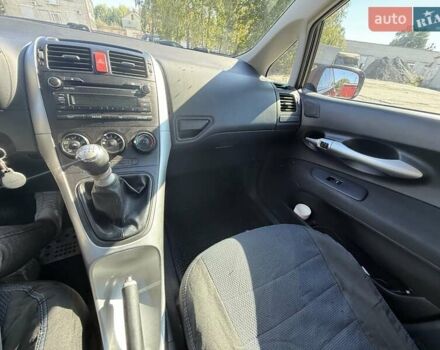 Черный Тойота Аурис, объемом двигателя 1.6 л и пробегом 188 тыс. км за 7500 $, фото 13 на Automoto.ua