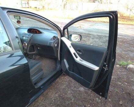 Черный Тойота Аурис, объемом двигателя 1.3 л и пробегом 162 тыс. км за 6500 $, фото 12 на Automoto.ua