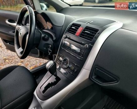 Чорний Тойота Ауріс, об'ємом двигуна 1.6 л та пробігом 201 тис. км за 10500 $, фото 30 на Automoto.ua