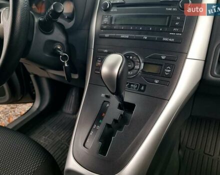 Чорний Тойота Ауріс, об'ємом двигуна 1.6 л та пробігом 201 тис. км за 10500 $, фото 31 на Automoto.ua