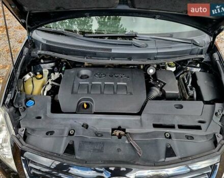 Чорний Тойота Ауріс, об'ємом двигуна 1.6 л та пробігом 201 тис. км за 10500 $, фото 33 на Automoto.ua