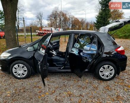 Чорний Тойота Ауріс, об'ємом двигуна 1.6 л та пробігом 201 тис. км за 10500 $, фото 9 на Automoto.ua