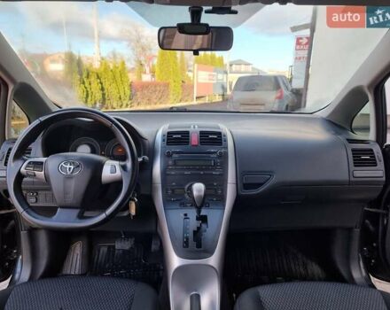 Черный Тойота Аурис, объемом двигателя 1.6 л и пробегом 142 тыс. км за 10200 $, фото 20 на Automoto.ua