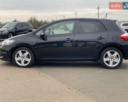 Чорний Тойота Ауріс, об'ємом двигуна 1.4 л та пробігом 238 тис. км за 7950 $, фото 1 на Automoto.ua