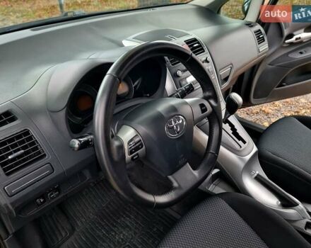 Чорний Тойота Ауріс, об'ємом двигуна 1.6 л та пробігом 201 тис. км за 10500 $, фото 25 на Automoto.ua