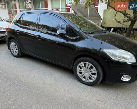 Черный Тойота Аурис, объемом двигателя 1.6 л и пробегом 301 тыс. км за 8300 $, фото 2 на Automoto.ua
