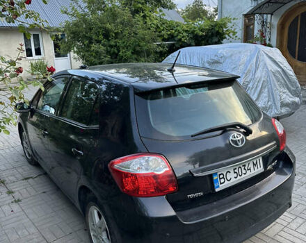 Черный Тойота Аурис, объемом двигателя 1.36 л и пробегом 211 тыс. км за 7000 $, фото 4 на Automoto.ua