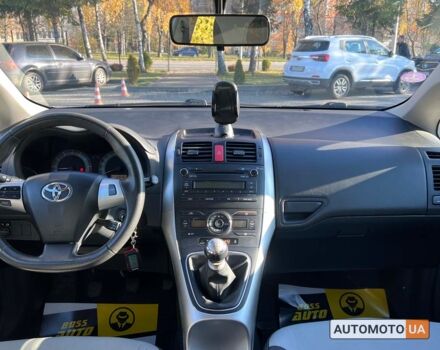 Черный Тойота Аурис, объемом двигателя 1.6 л и пробегом 126 тыс. км за 9300 $, фото 10 на Automoto.ua