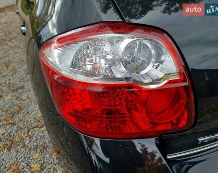 Чорний Тойота Ауріс, об'ємом двигуна 1.6 л та пробігом 201 тис. км за 10500 $, фото 15 на Automoto.ua