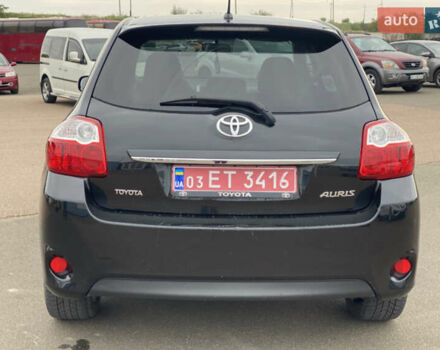 Чорний Тойота Ауріс, об'ємом двигуна 1.4 л та пробігом 238 тис. км за 7950 $, фото 13 на Automoto.ua