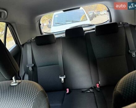 Черный Тойота Аурис, объемом двигателя 1.6 л и пробегом 301 тыс. км за 8300 $, фото 6 на Automoto.ua