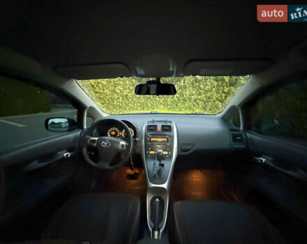 Черный Тойота Аурис, объемом двигателя 1.6 л и пробегом 184 тыс. км за 8999 $, фото 36 на Automoto.ua