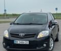 Чорний Тойота Ауріс, об'ємом двигуна 1.6 л та пробігом 303 тис. км за 7000 $, фото 1 на Automoto.ua