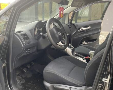 Черный Тойота Аурис, объемом двигателя 1.4 л и пробегом 280 тыс. км за 5700 $, фото 6 на Automoto.ua