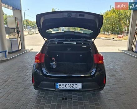 Чорний Тойота Ауріс, об'ємом двигуна 1.33 л та пробігом 129 тис. км за 9300 $, фото 28 на Automoto.ua