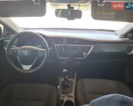 Чорний Тойота Ауріс, об'ємом двигуна 1.33 л та пробігом 129 тис. км за 9300 $, фото 22 на Automoto.ua