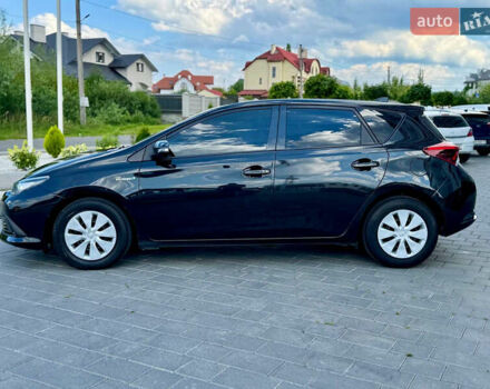 Чорний Тойота Ауріс, об'ємом двигуна 1.8 л та пробігом 163 тис. км за 12950 $, фото 5 на Automoto.ua