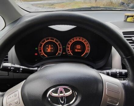 Чорний Тойота Ауріс, об'ємом двигуна 1.6 л та пробігом 183 тис. км за 4900 $, фото 11 на Automoto.ua