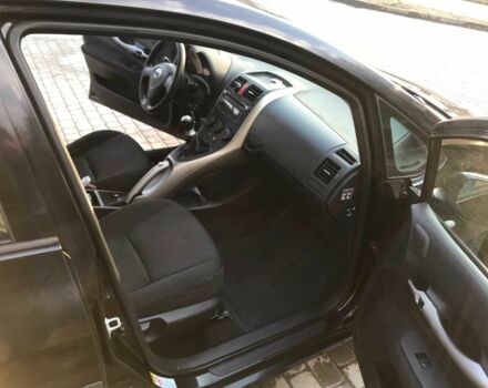 Черный Тойота Аурис, объемом двигателя 1.6 л и пробегом 143 тыс. км за 6200 $, фото 13 на Automoto.ua