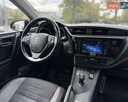 Черный Тойота Аурис, объемом двигателя 1.8 л и пробегом 165 тыс. км за 15500 $, фото 10 на Automoto.ua