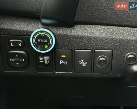 Черный Тойота Аурис, объемом двигателя 1.8 л и пробегом 165 тыс. км за 15500 $, фото 25 на Automoto.ua