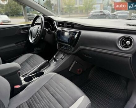 Черный Тойота Аурис, объемом двигателя 1.8 л и пробегом 165 тыс. км за 15500 $, фото 14 на Automoto.ua