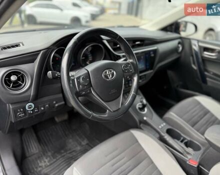 Черный Тойота Аурис, объемом двигателя 1.8 л и пробегом 165 тыс. км за 15500 $, фото 15 на Automoto.ua