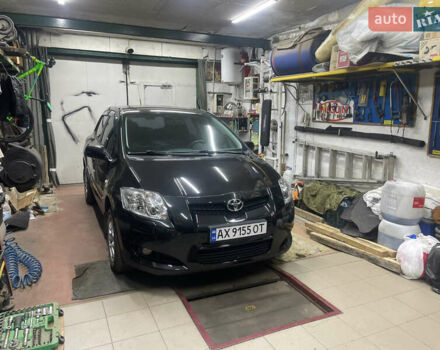 Чорний Тойота Ауріс, об'ємом двигуна 1.6 л та пробігом 192 тис. км за 5850 $, фото 1 на Automoto.ua