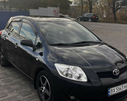 Чорний Тойота Ауріс, об'ємом двигуна 1.6 л та пробігом 180 тис. км за 6600 $, фото 1 на Automoto.ua