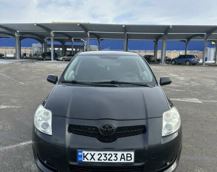 Черный Тойота Аурис, объемом двигателя 1.6 л и пробегом 254 тыс. км за 6200 $, фото 1 на Automoto.ua