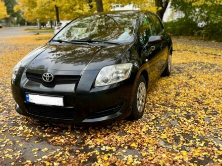 Чорний Тойота Ауріс, об'ємом двигуна 1.4 л та пробігом 3 тис. км за 6300 $, фото 1 на Automoto.ua