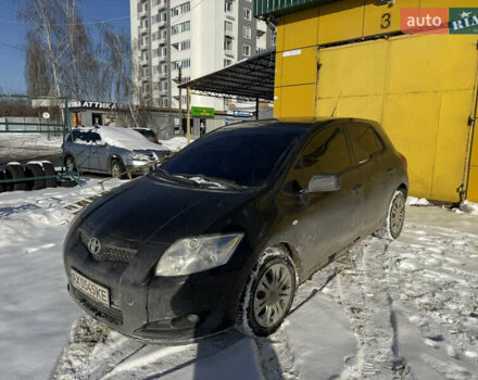 Черный Тойота Аурис, объемом двигателя 1.6 л и пробегом 180 тыс. км за 3900 $, фото 1 на Automoto.ua