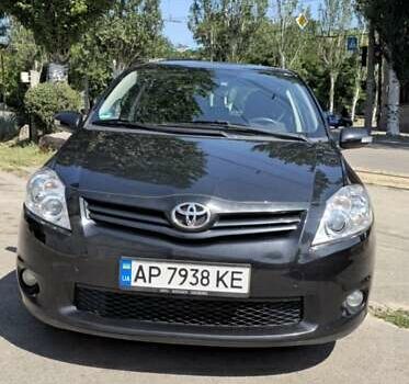 Черный Тойота Аурис, объемом двигателя 1.3 л и пробегом 199 тыс. км за 7300 $, фото 1 на Automoto.ua