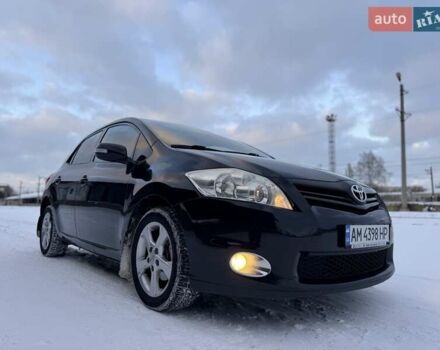 Черный Тойота Аурис, объемом двигателя 1.6 л и пробегом 156 тыс. км за 8800 $, фото 1 на Automoto.ua