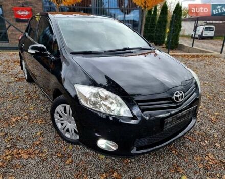 Чорний Тойота Ауріс, об'ємом двигуна 1.6 л та пробігом 201 тис. км за 10500 $, фото 1 на Automoto.ua