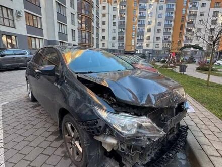 Черный Тойота Аурис, объемом двигателя 1.33 л и пробегом 180 тыс. км за 4280 $, фото 1 на Automoto.ua