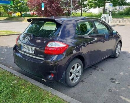 Фиолетовый Тойота Аурис, объемом двигателя 1.6 л и пробегом 157 тыс. км за 9900 $, фото 4 на Automoto.ua