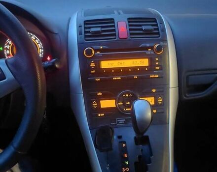 Фиолетовый Тойота Аурис, объемом двигателя 1.6 л и пробегом 157 тыс. км за 9900 $, фото 7 на Automoto.ua