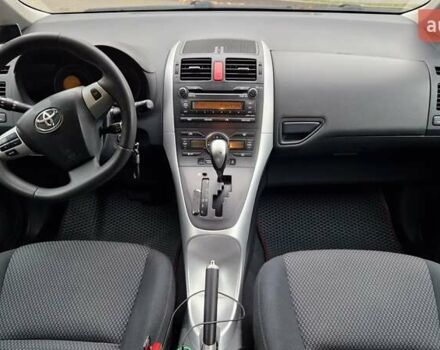 Фиолетовый Тойота Аурис, объемом двигателя 1.6 л и пробегом 192 тыс. км за 9500 $, фото 6 на Automoto.ua