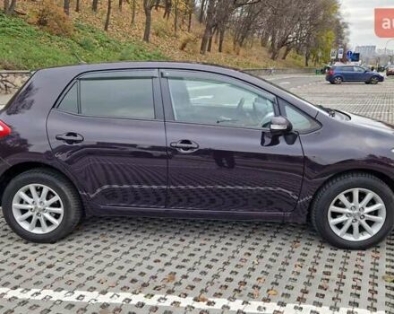 Фиолетовый Тойота Аурис, объемом двигателя 1.6 л и пробегом 192 тыс. км за 9500 $, фото 2 на Automoto.ua