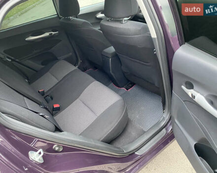 Фіолетовий Тойота Ауріс, об'ємом двигуна 1.6 л та пробігом 150 тис. км за 10750 $, фото 23 на Automoto.ua