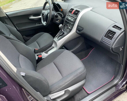Фіолетовий Тойота Ауріс, об'ємом двигуна 1.6 л та пробігом 150 тис. км за 10750 $, фото 21 на Automoto.ua