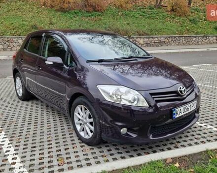 Фиолетовый Тойота Аурис, объемом двигателя 1.6 л и пробегом 192 тыс. км за 9500 $, фото 3 на Automoto.ua