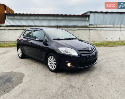 Фіолетовий Тойота Ауріс, об'ємом двигуна 1.6 л та пробігом 150 тис. км за 10750 $, фото 2 на Automoto.ua