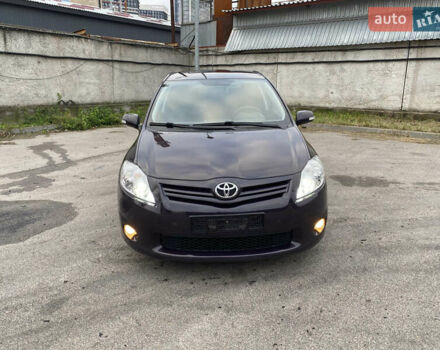Фіолетовий Тойота Ауріс, об'ємом двигуна 1.6 л та пробігом 150 тис. км за 10750 $, фото 3 на Automoto.ua