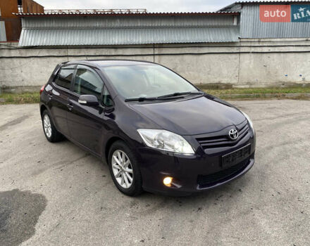 Фіолетовий Тойота Ауріс, об'ємом двигуна 1.6 л та пробігом 150 тис. км за 10750 $, фото 5 на Automoto.ua