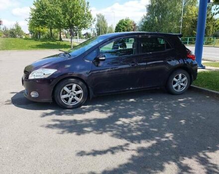 Фиолетовый Тойота Аурис, объемом двигателя 1.6 л и пробегом 157 тыс. км за 9900 $, фото 2 на Automoto.ua