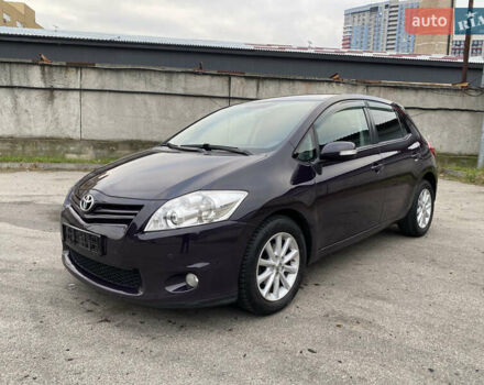 Фіолетовий Тойота Ауріс, об'ємом двигуна 1.6 л та пробігом 150 тис. км за 10750 $, фото 4 на Automoto.ua