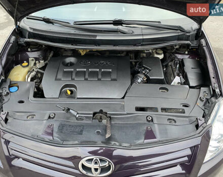 Фіолетовий Тойота Ауріс, об'ємом двигуна 1.6 л та пробігом 150 тис. км за 10750 $, фото 25 на Automoto.ua