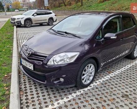 Фиолетовый Тойота Аурис, объемом двигателя 1.6 л и пробегом 192 тыс. км за 9500 $, фото 1 на Automoto.ua